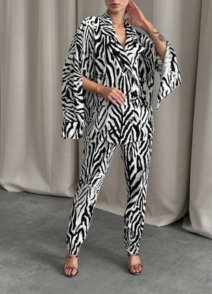 Жіночий костюм принт зебра чорно-білий та бежевий
