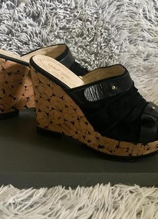 Элегантные мюли шлепанцы сабо на танкетке