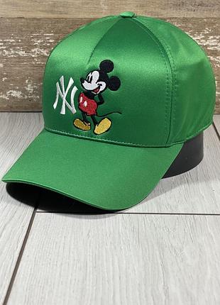 Атласная бейсболка mikey