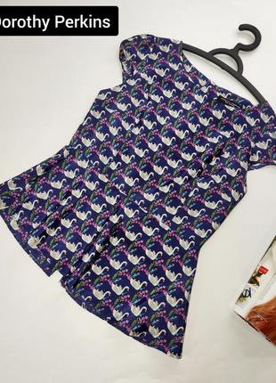 Блуза женская без рукавов фиолетового синего цвета с лебедями от бренда dorothy perkins xs s