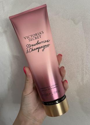 Увлажняющий лосьон для тела victoria’s secret strawberries & champagne