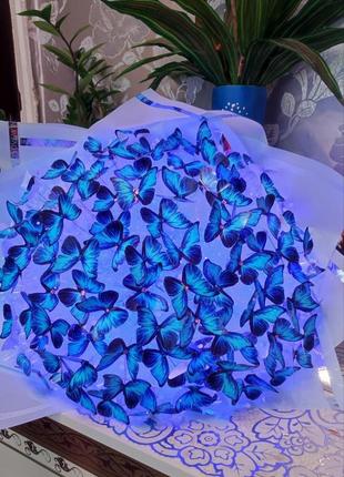 Очень красивый и яркий букет с меткликами 101 бабочка