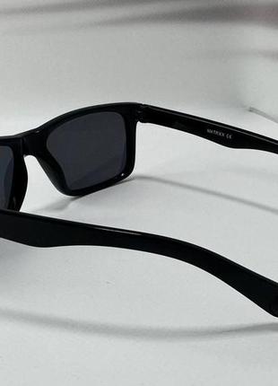 Очки солнцезащитные унисекс с поляризацией прямоугольные черные пластиковая оправа2 фото