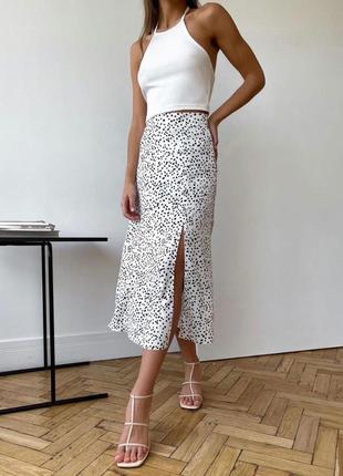 Женская юбка удлиненная с вырезом принт цветочек1 фото