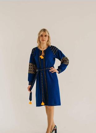 Вязаное платье вышиванка из семейной коллекции "помога"