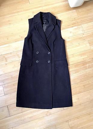 Черное пальто без рукавов2 фото