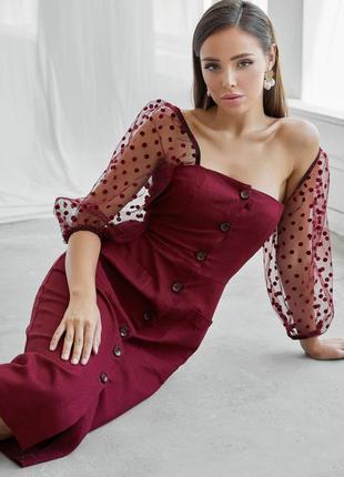 Силуэтное красное бордовое платье из льняной ткани с накладными карманами на юбке1 фото
