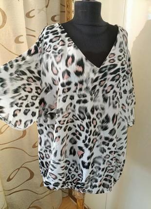 Леопардовая нарядная блуза батал