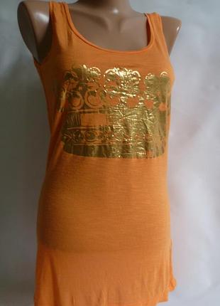 Майка оранжевая с принтом корона вискоза vero moda