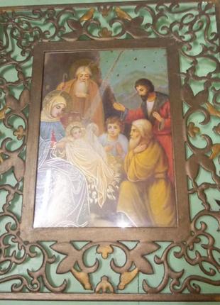 Металлическая рамка.