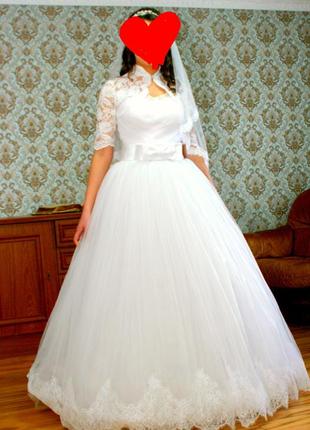 Очень хорошее свадебное платье1 фото