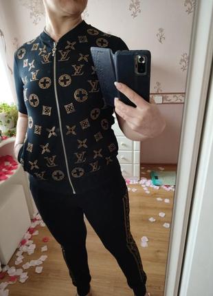 Спортивный костюм в стиле louis vuitton