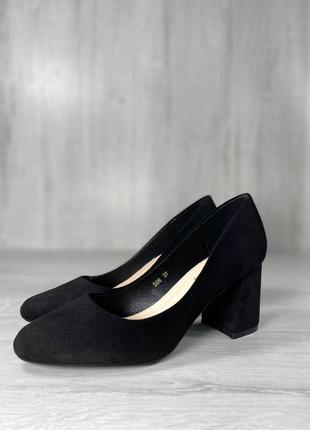 Жіночі замшеві туфлі