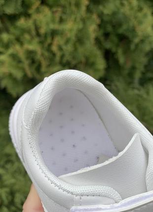 Дитячі білі кеди