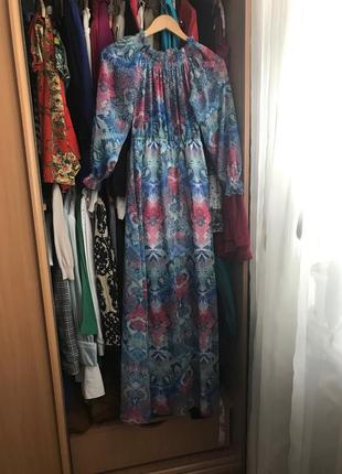 Длинное шифоновое платье