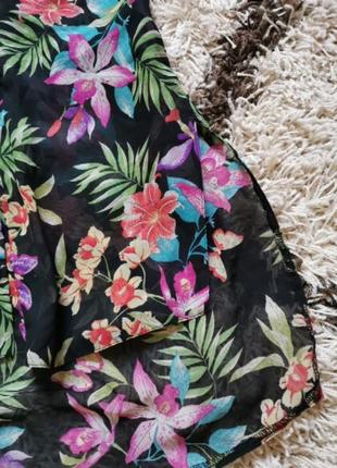 Удлинённая блуза с оригинальной спиной в цветочный принт3 фото
