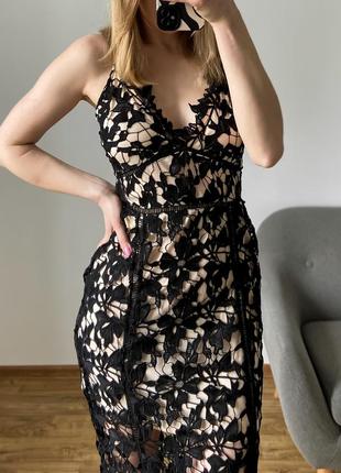 Вечірня сукня із чорного мережива на нюдовій підкладці8 фото