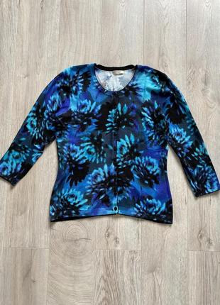 Свитер на пуговицы цветы