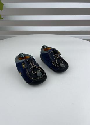 Детские кожаные кроссовки clarks