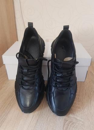 Новые кроссовки кожа 26 см