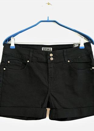 Джинсові шорти bershka (розміри 38, 40 євро)