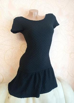 Трендовое платье букле, с рюшей, качественная, плотная ткань2 фото