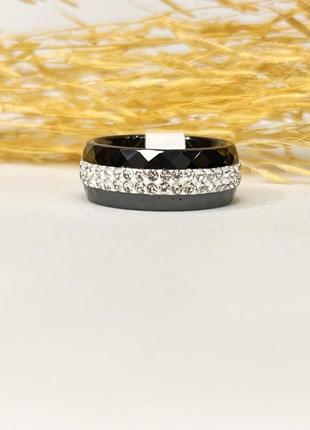 Кольцо керамическое женское черное с кристаллами8 фото