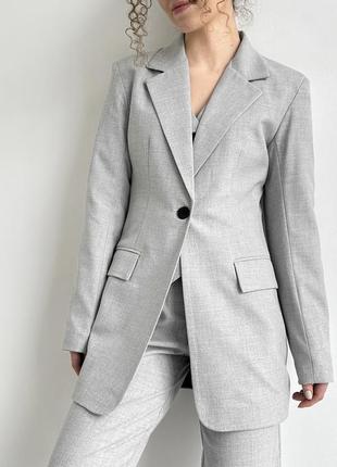 Пиджак силуэтный светло-серый1 фото