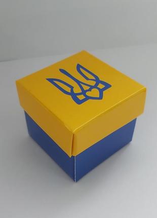 Коробочка подарочная 4х4см для украшений делто-голубая с тризубом