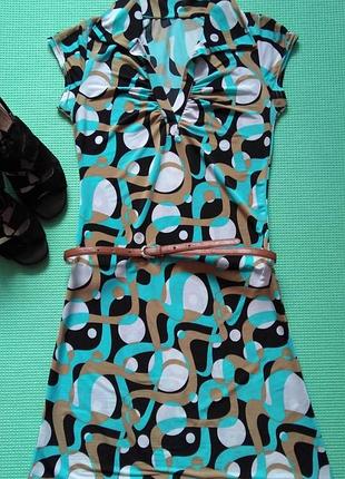 Плаття з яскравим принтом