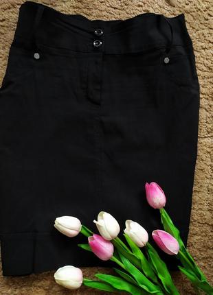 Черная юбка прямого кроя