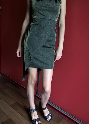 Шикарное асимметричное платье футляр с имитацией запаха без бретелей2 фото