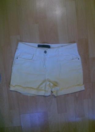 Фирменные шорты
