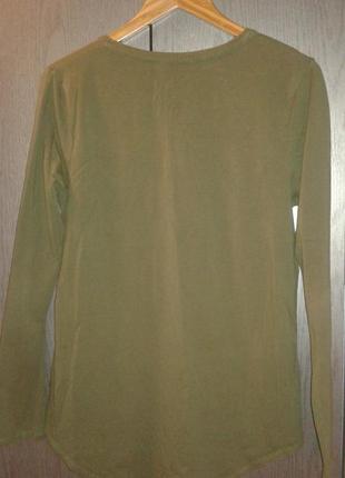 Стильный удлиненный свитшот цвета хаки с яркой вышивкой fb sister, размер l.2 фото