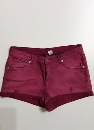 Фирменные шорты