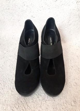 Чёрные туфли на каблуке4 фото