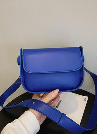 Стильная женская синяя матовая сумка на плечо