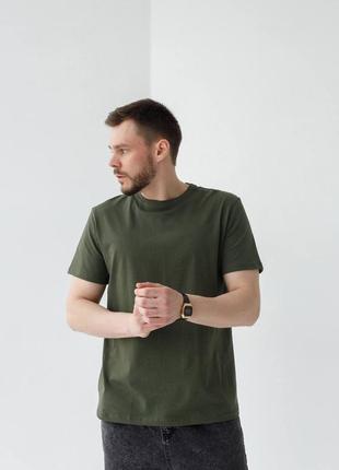 Качественная однотонная футболка. мужская базовая футболка