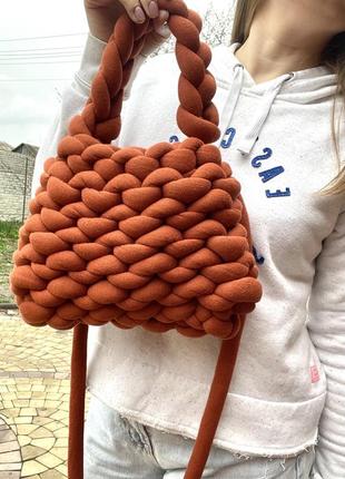 Модная и стильная сумка из толстого вязаного шнура.3 фото