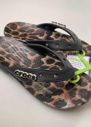 Женские шлепки вьетнамки classic crocs animal remix flip black/leopard w7