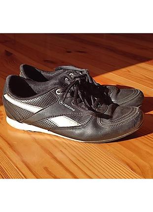 Шкіряні кросівки