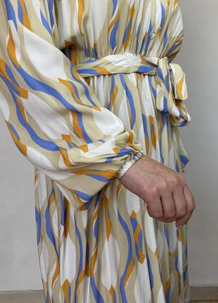 Нежное платье с поясом4 фото