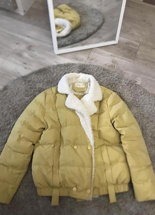 Куртка з овчиною ніжного жовтого кольору