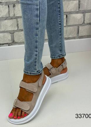 Женские спортивные босоножки