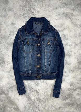 Куртка джинсова