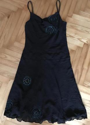 Шёлковое платье вышитое бисером от whistles! p.-40