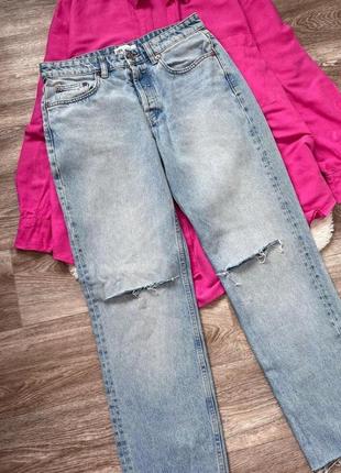 Голубые джинсы zara с разрезами и необработанным краем3 фото