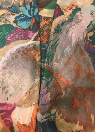 Шелковый платок  попугай в цветах2 фото