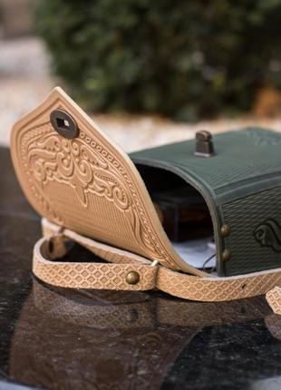 Кожаный женский рюкзак-сумка вектор слоновая кость-оливка