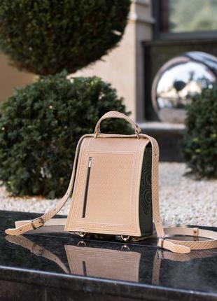 Кожаный женский рюкзак-сумка вектор слоновая кость-оливка